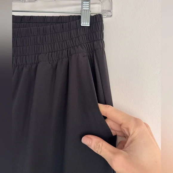 Vuori Villa Wideleg Pant - Black - Picture 10 of 11